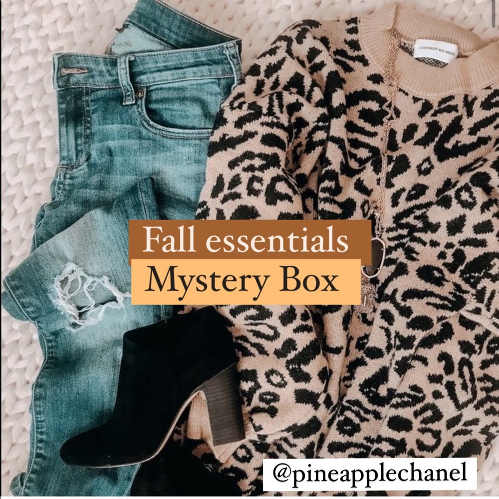 FALL ESSENTIALS STYLE MYSTERY BOX • 5 ITEMS
